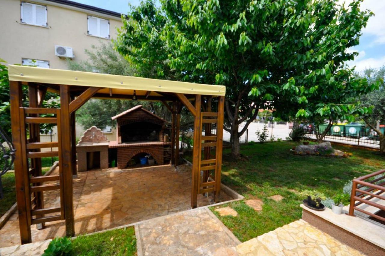 Ana M Apartments Novigrad  Exterior photo